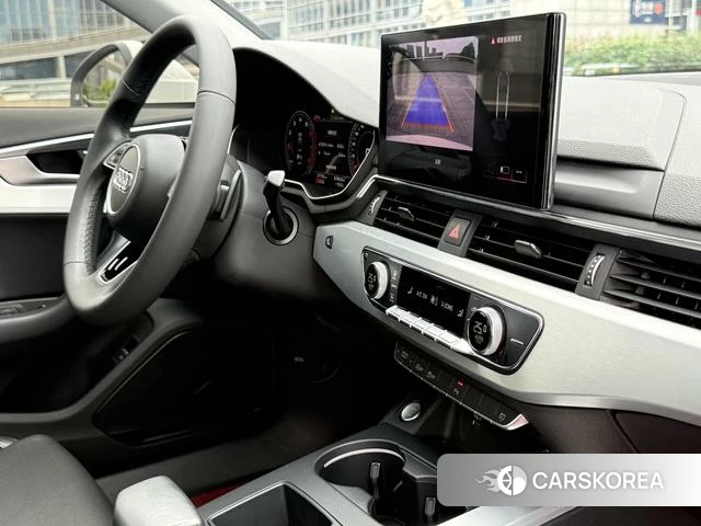 Audi A4L id 4272855 из Китая 16