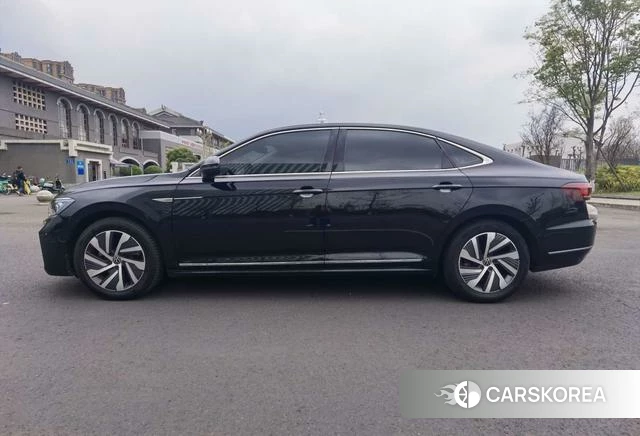 Volkswagen Passat PHEV id 4260126 из Китая 26