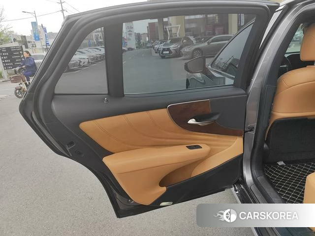 Lexus LS id 4261867 из Китая 27