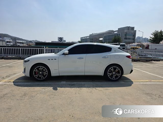 Maserati Levante id 3889331 из Кореи 18