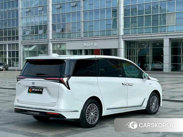 Buick GL8 PHEV id 4182494 из Китая 9