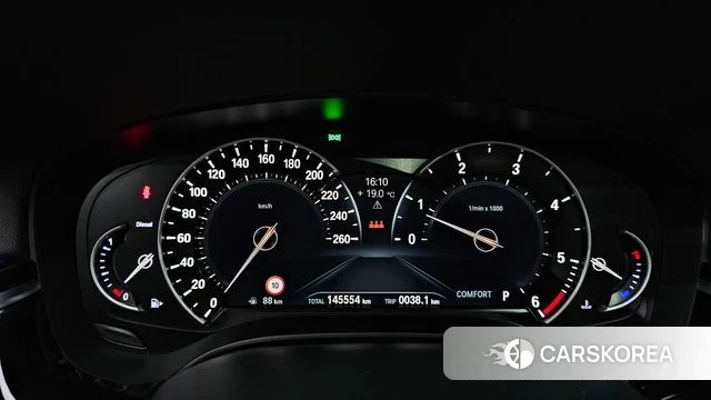 BMW 5 Series (G30) id 3905965 из Кореи 18