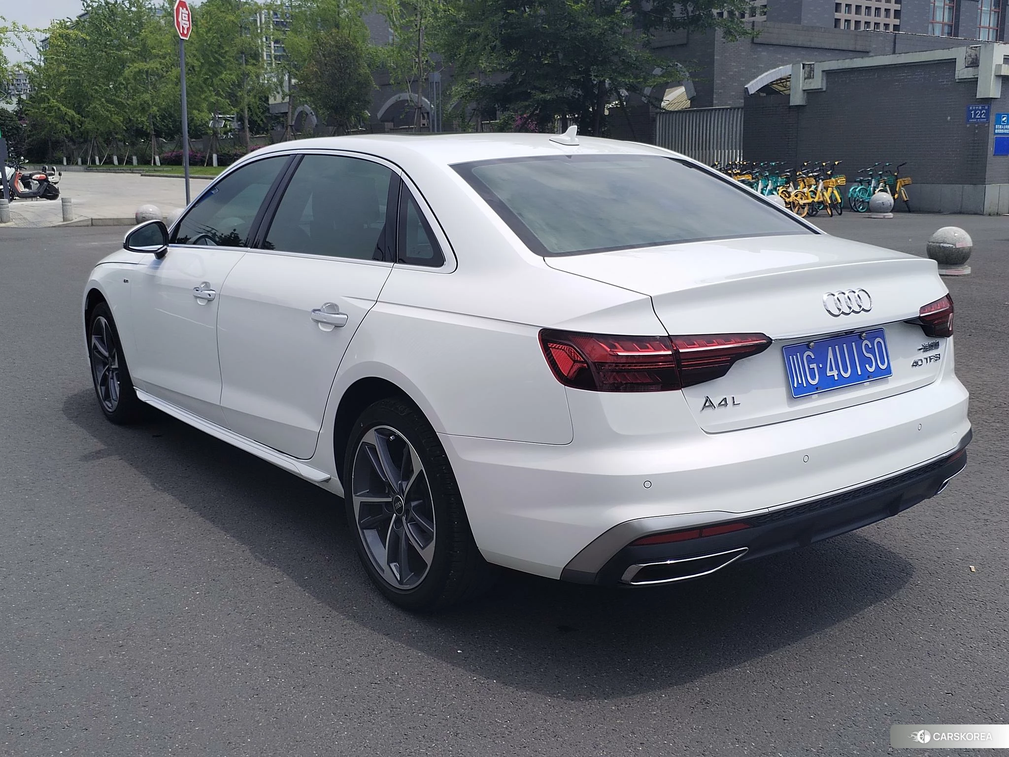 Audi A4L id 4498762 из Китая 11