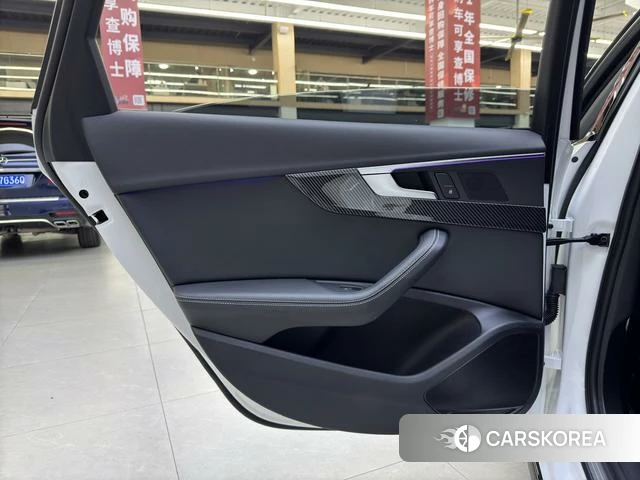 Audi A4L id 3919374 из Китая 14