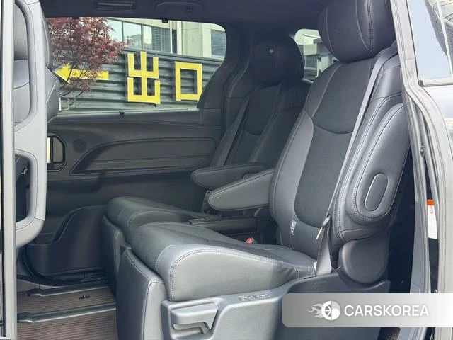 Toyota Grevia id 3913704 из Китая 13