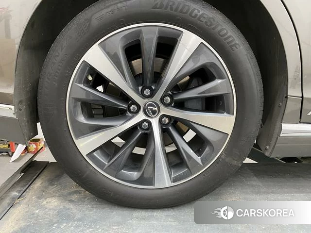 Lexus LS id 4261299 из Китая 8