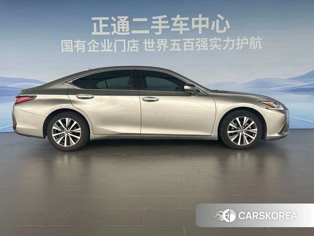 Lexus ES id 4301714 из Китая 24