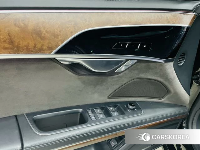 Audi A8 id 3901819 из Китая 14
