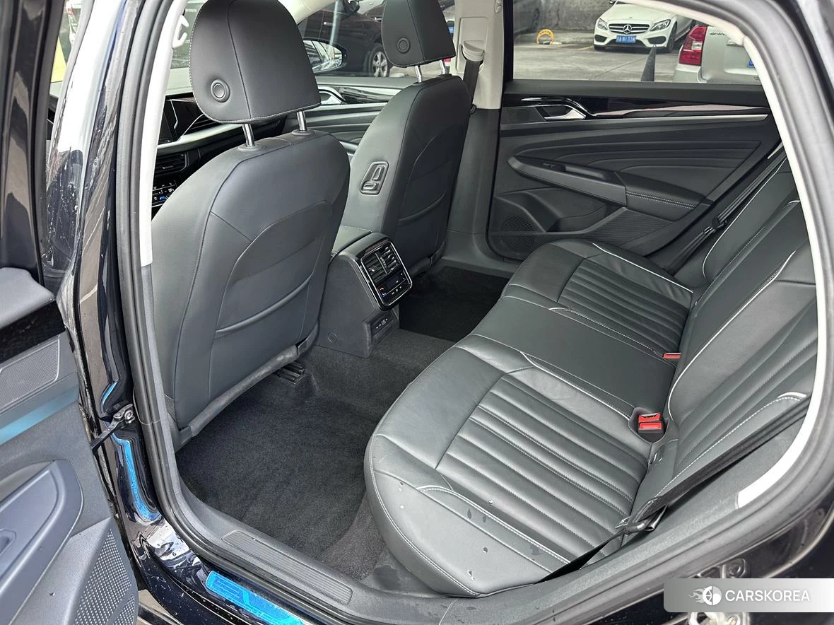 Volkswagen Passat id 4453944 из Китая 10