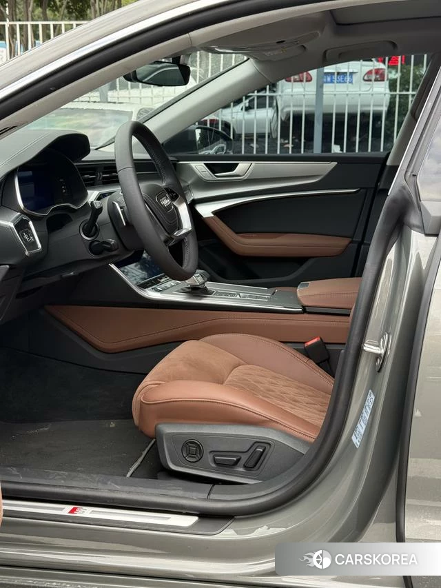 Audi A7L id 4263932 из Китая 25