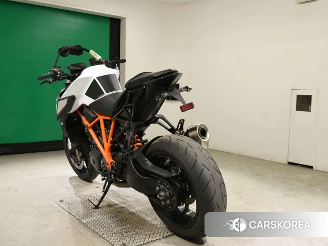 KTM 1290 SUPER DUKE R id 4380211 из Японии 8