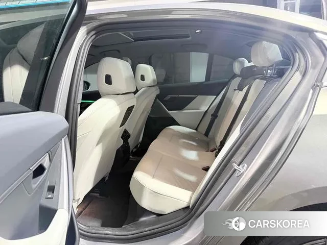 BMW 5 Series (G60) id 3674605 из Кореи 8