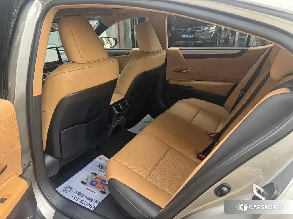 Lexus ES id 4600525 из Китая 8