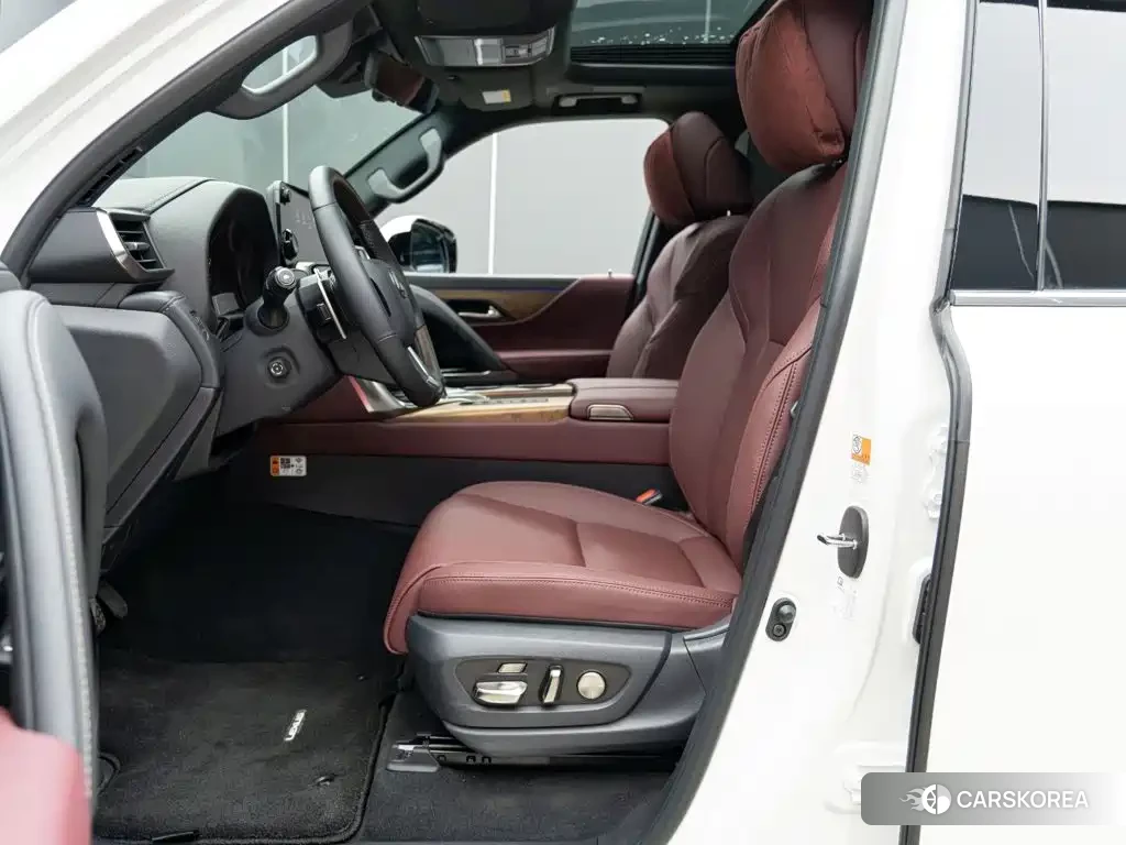 Lexus LX id 4664535 из Китая 17