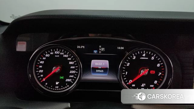 Mercedes-Benz E-Class W213 id 4610379 из Кореи 32
