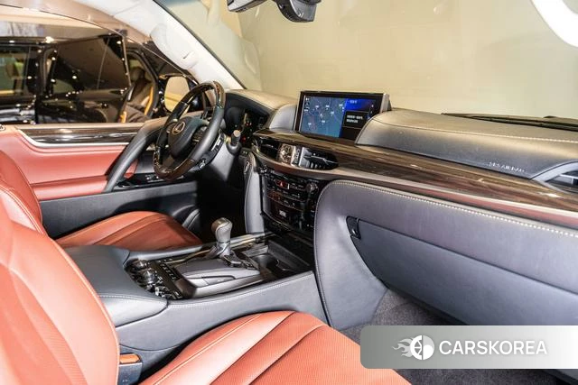 Lexus LX id 4262484 из Китая 17