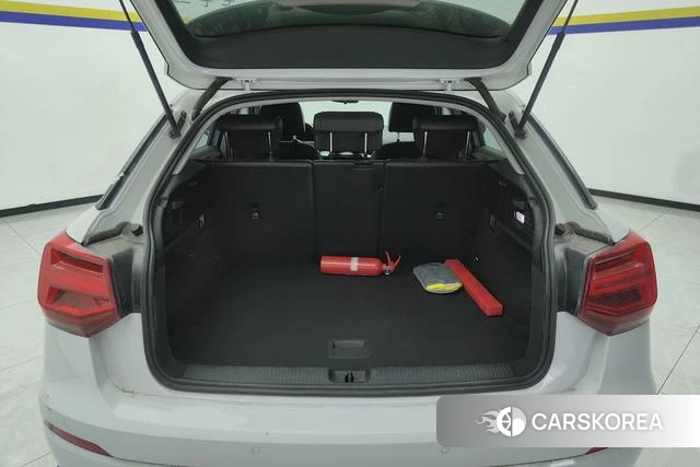 Audi Q2L id 3902322 из Китая 15