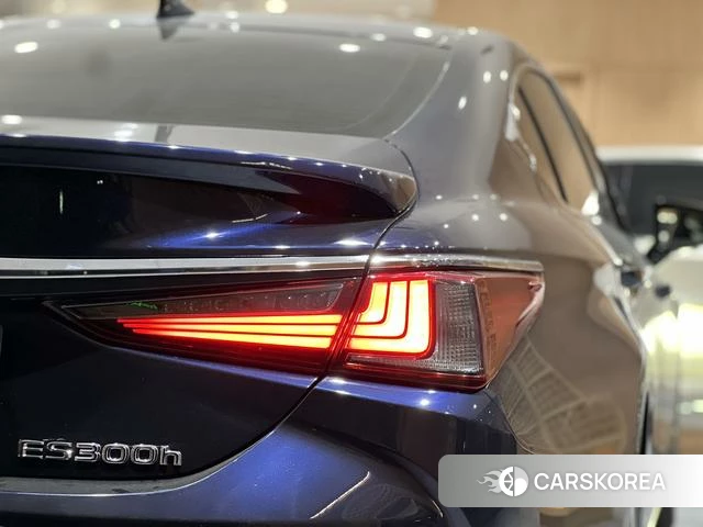 Lexus ES id 4276298 из Китая 16