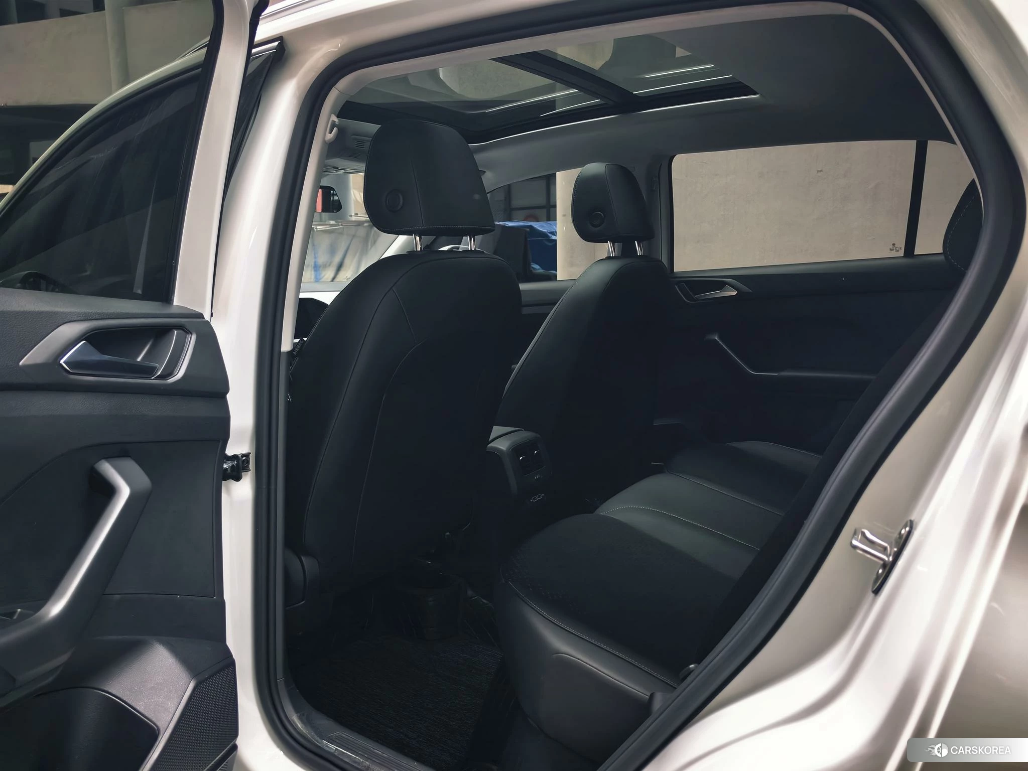 Volkswagen Exploring the shadow id 4498598 из Китая 8