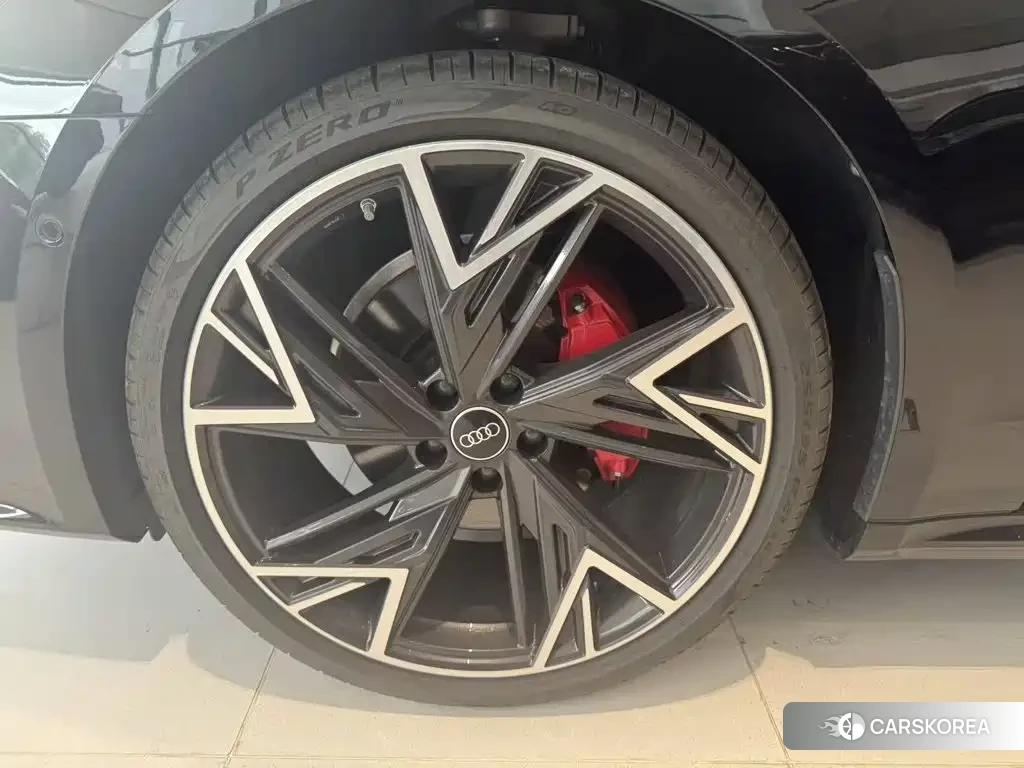 Audi A7L id 4681135 из Китая 8
