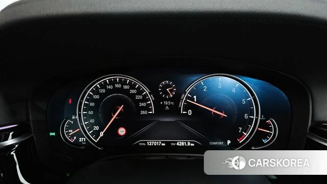 BMW 5 Series (G30) id 3886366 из Кореи 18