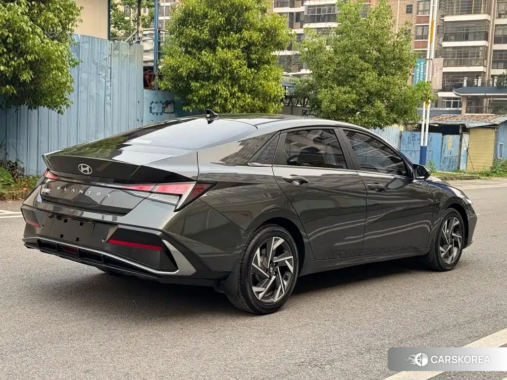 Hyundai Elantra id 4576453 из Китая 8