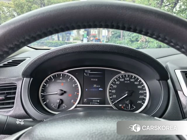 Nissan TIIDA id 4258304 из Китая 9