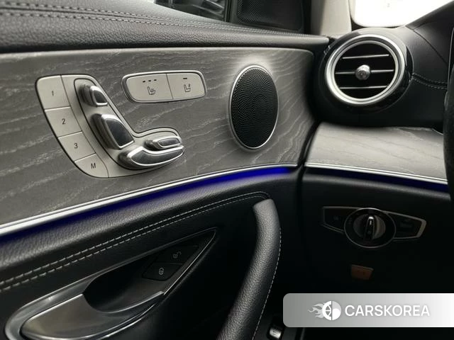 Mercedes-Benz E-class id 4297967 из Китая 15
