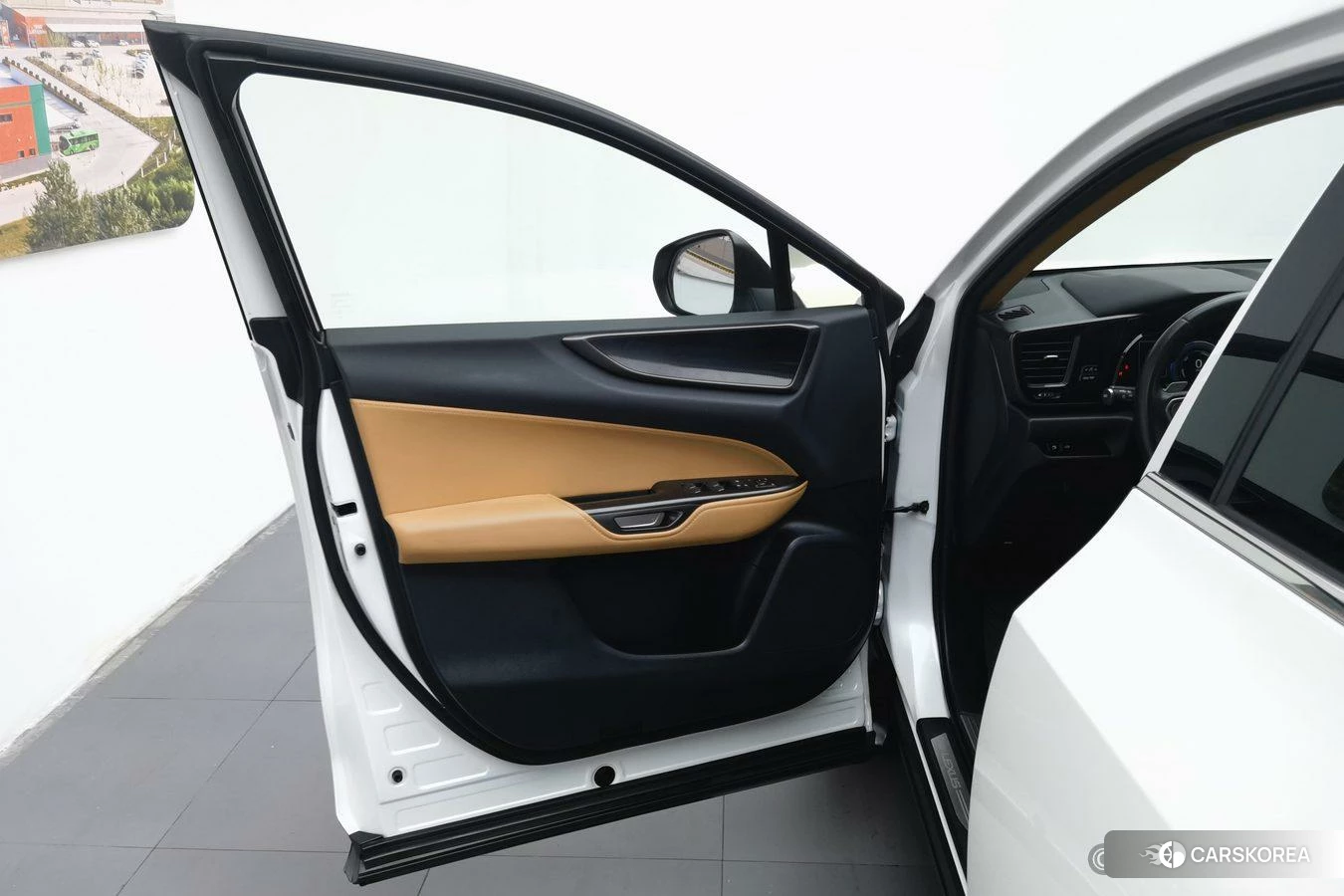 Lexus NX PHEV id 4513983 из Китая 22