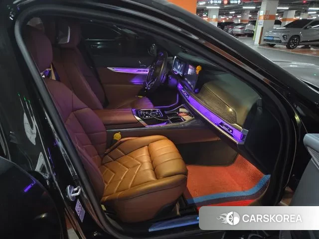 BMW 7 Series (G70) id 3679786 из Кореи 16