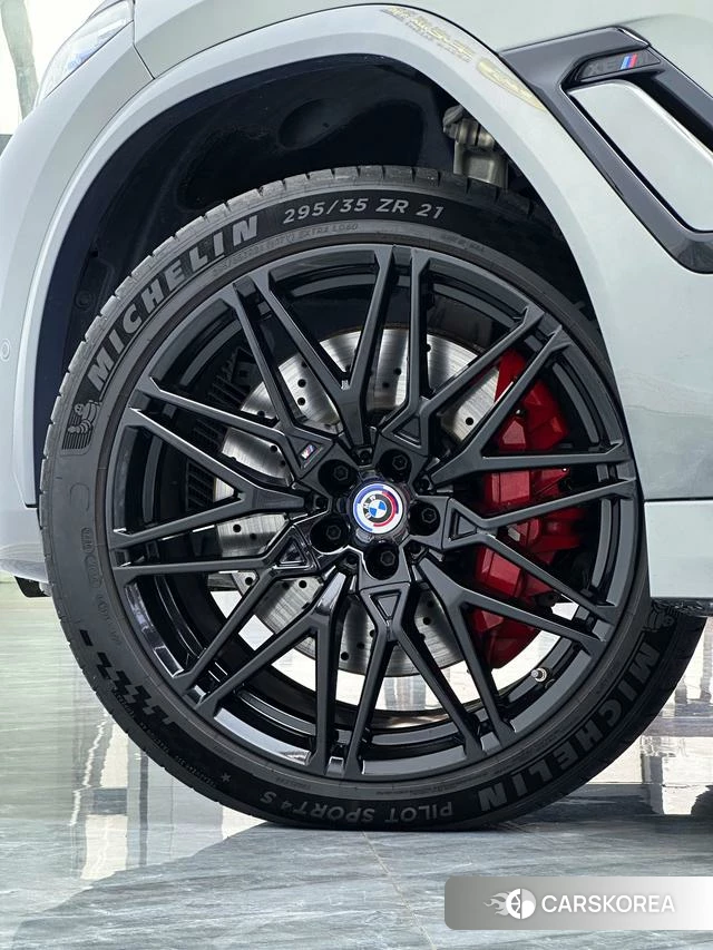 BMW X6 M id 4259194 из Китая 26