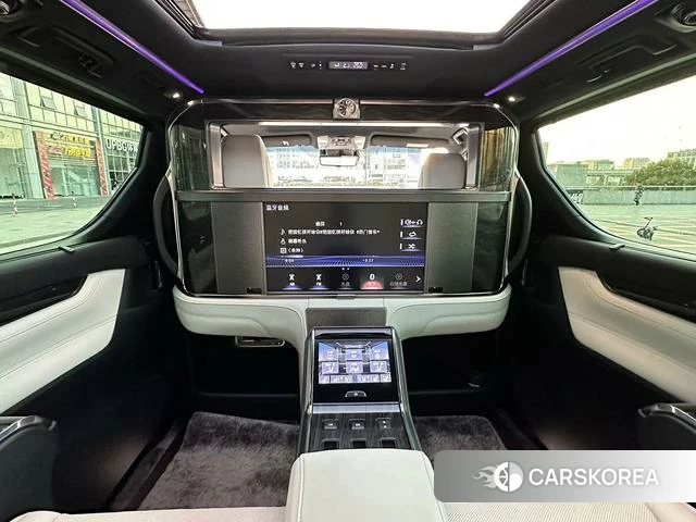 Lexus LM id 4290858 из Китая 11
