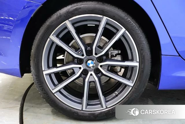 BMW 3 series id 4275679 из Китая 18