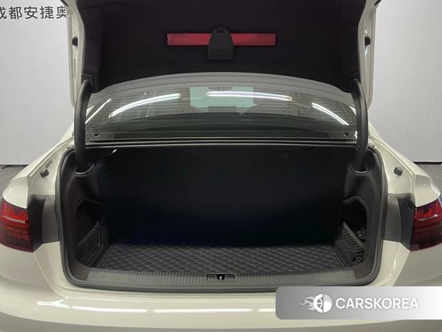 Audi A4L id 4205809 из Китая 18