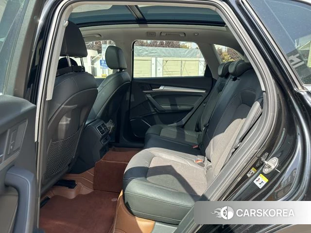 Audi Q5L id 3876339 из Китая 15