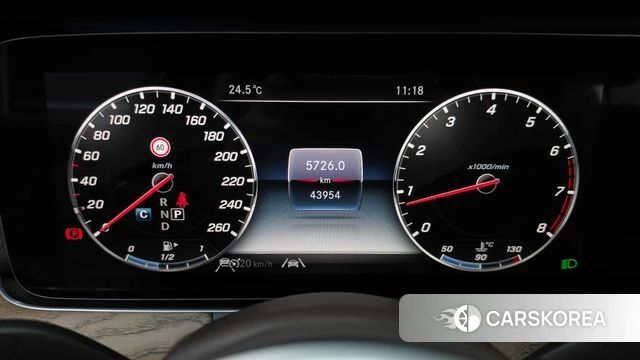 Mercedes-Benz E-Class W213 id 4785225 из Кореи 32