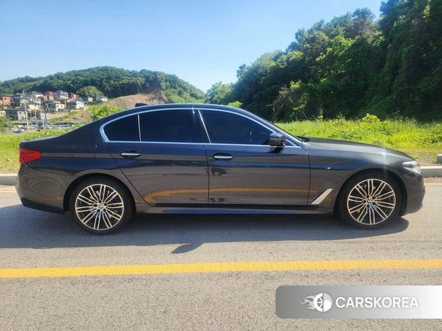 BMW 5 Series (G30) id 4417287 из Кореи 18