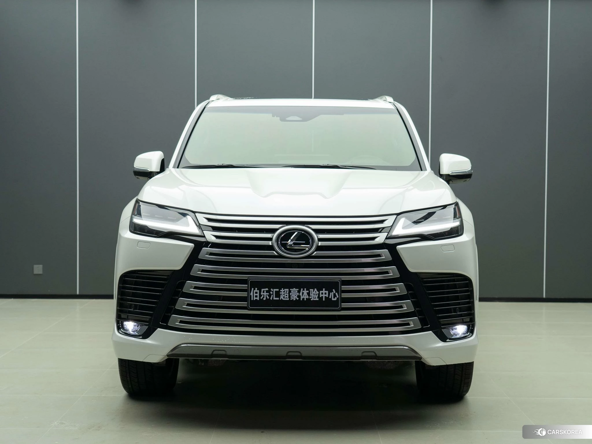 Lexus LX id 4440981 из Китая 17