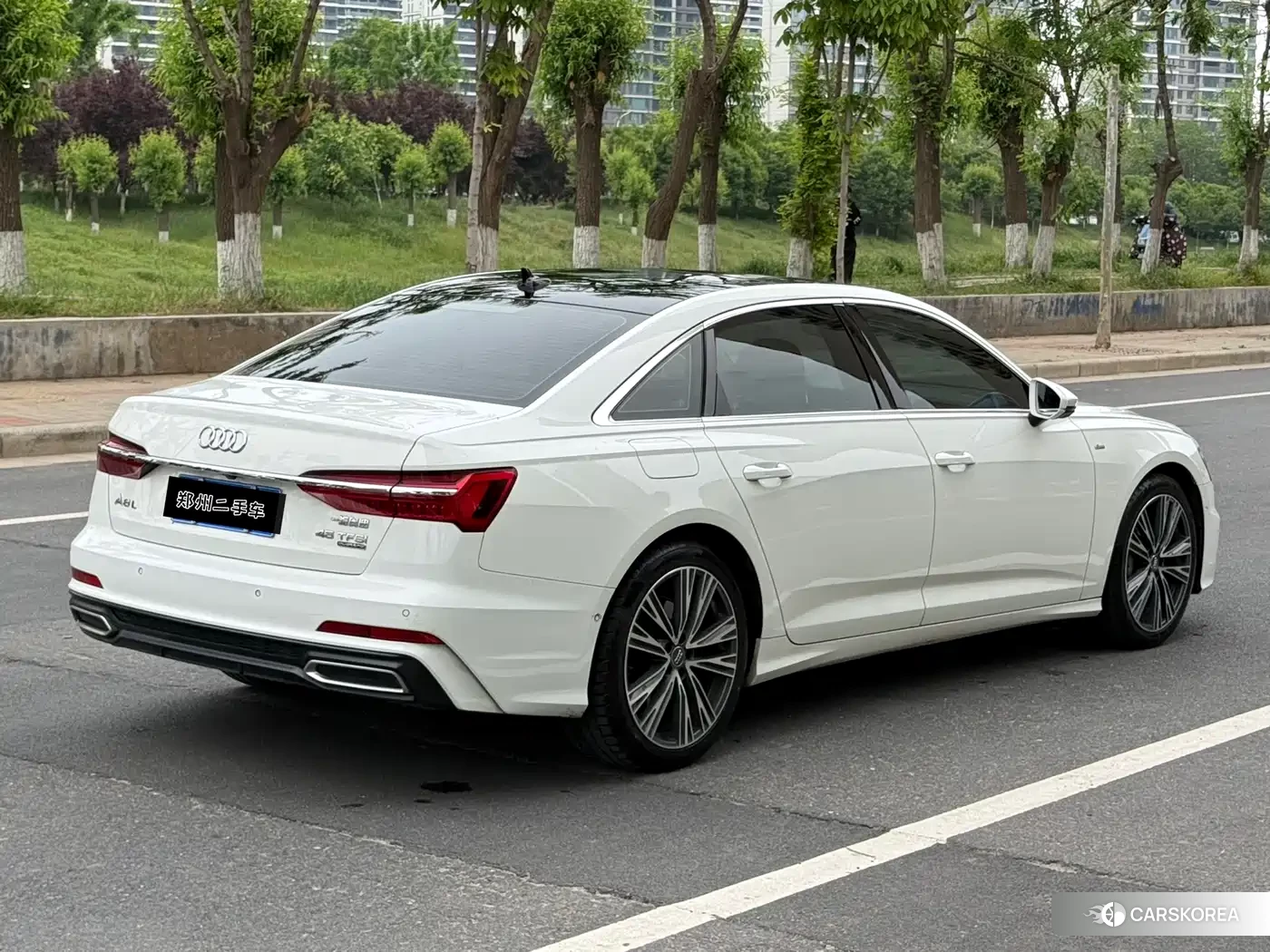 Audi A6L id 4546623 из Китая 8