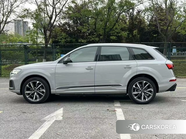 Audi Q7 id 4257824 из Китая 14