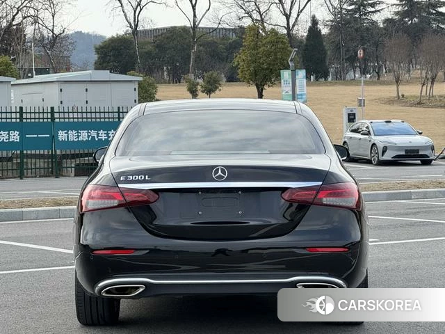 Mercedes-Benz E-class id 4260368 из Китая 17