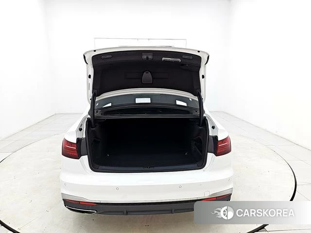 Audi A4L id 4299864 из Китая 18