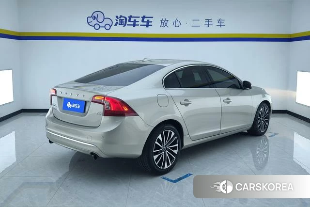 Volvo S60 id 3919318 из Китая 15