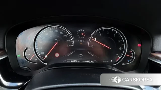 BMW 5 Series (G30) id 3413429 из Кореи 18