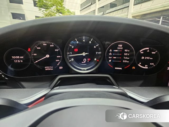 Porsche 911(992) id 4523866 из Кореи 18