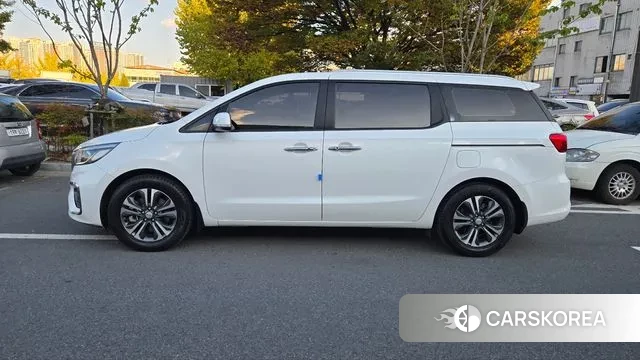 Kia The New Carnival id 3315536 из Кореи 18