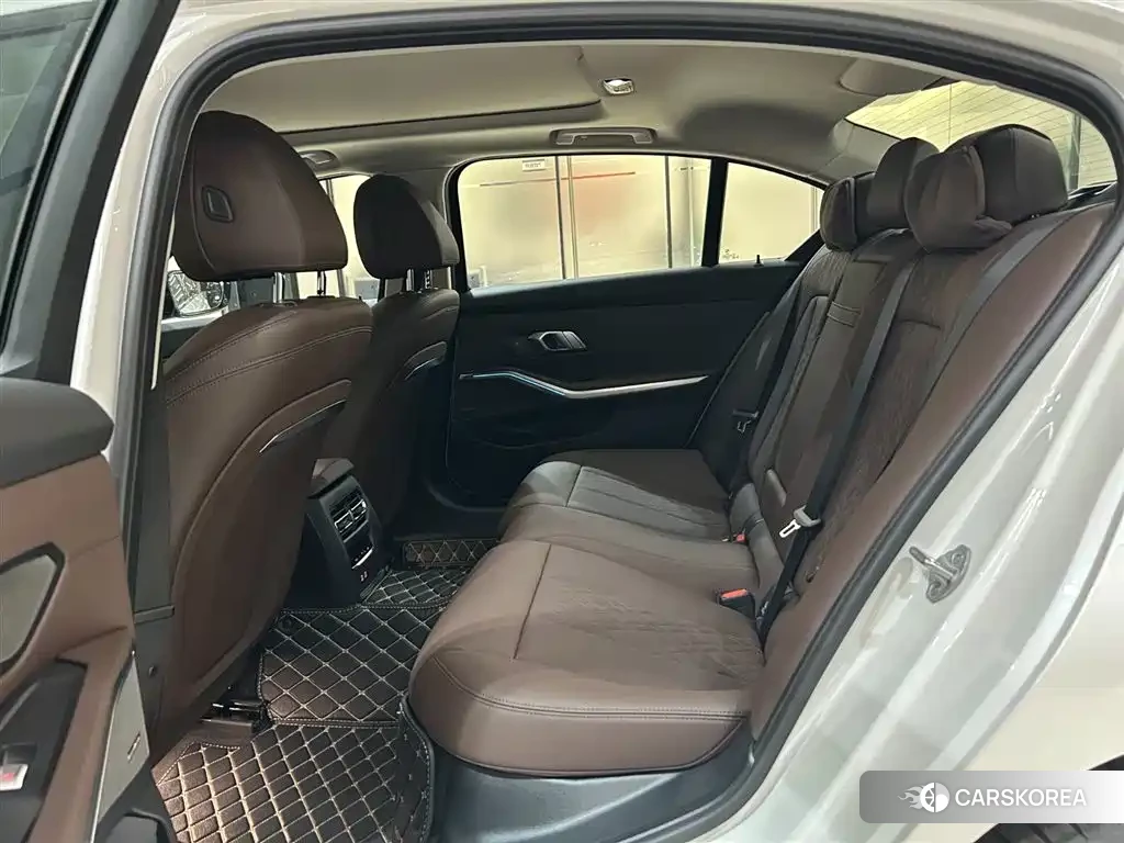 BMW 3 series id 4674498 из Китая 10