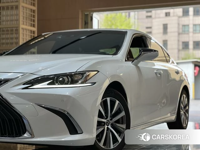 Lexus ES id 4254685 из Китая 17