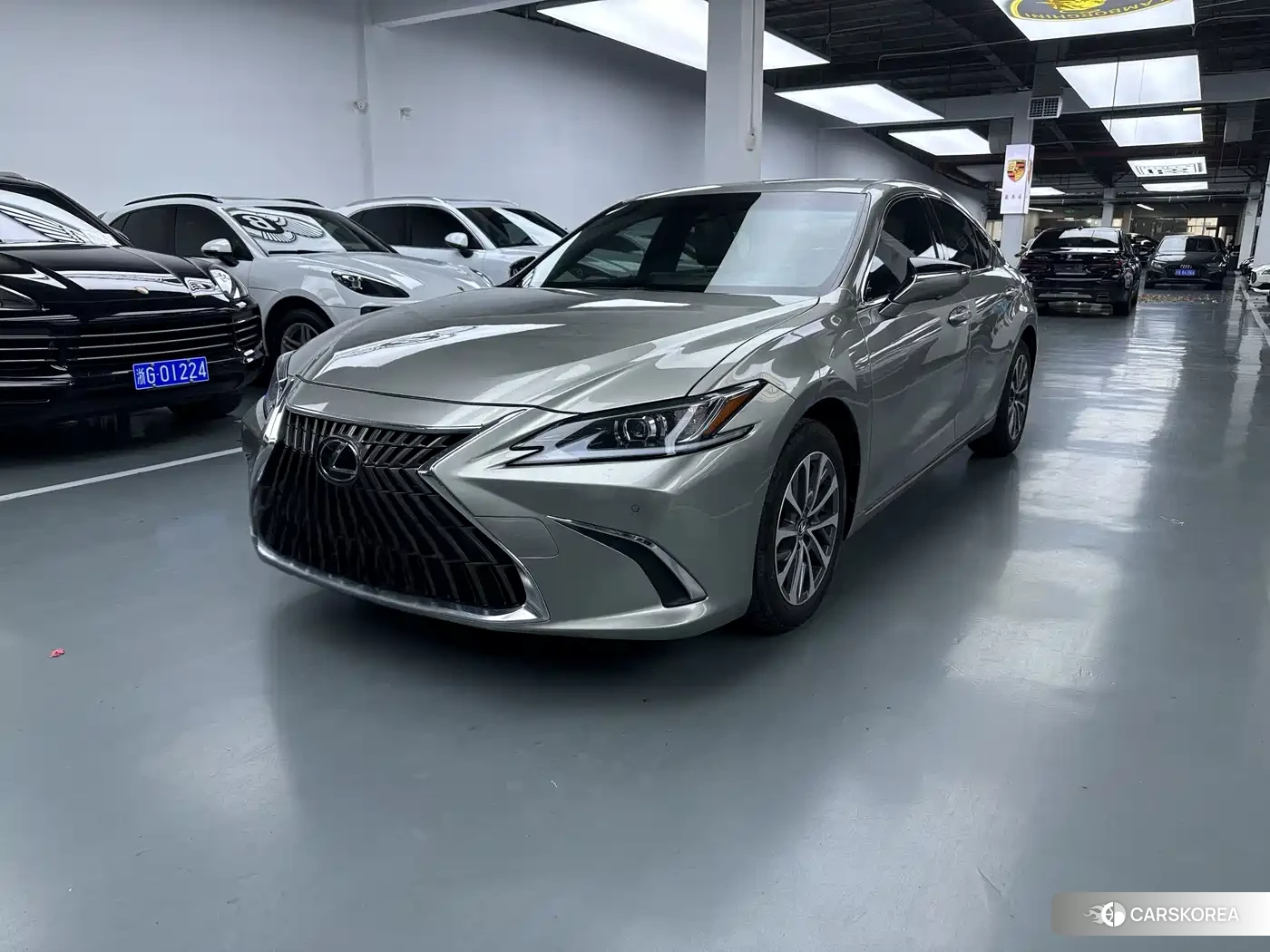 Lexus ES id 4565195 из Китая 9