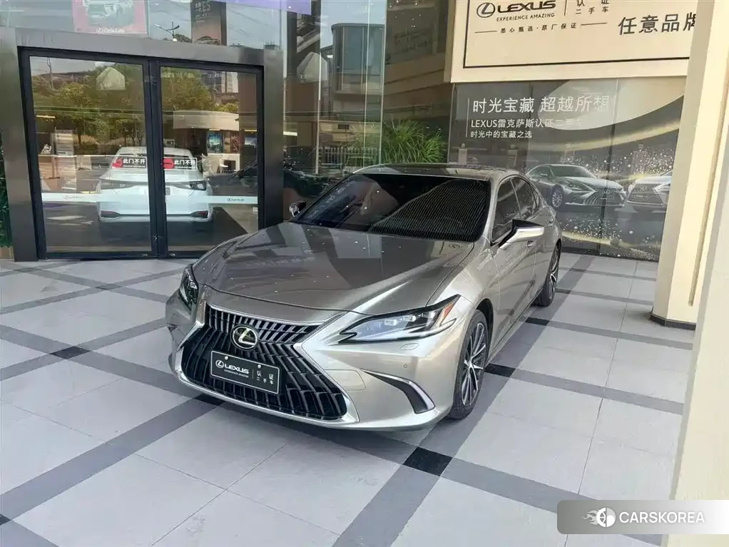 Lexus ES id 4565384 из Китая 8